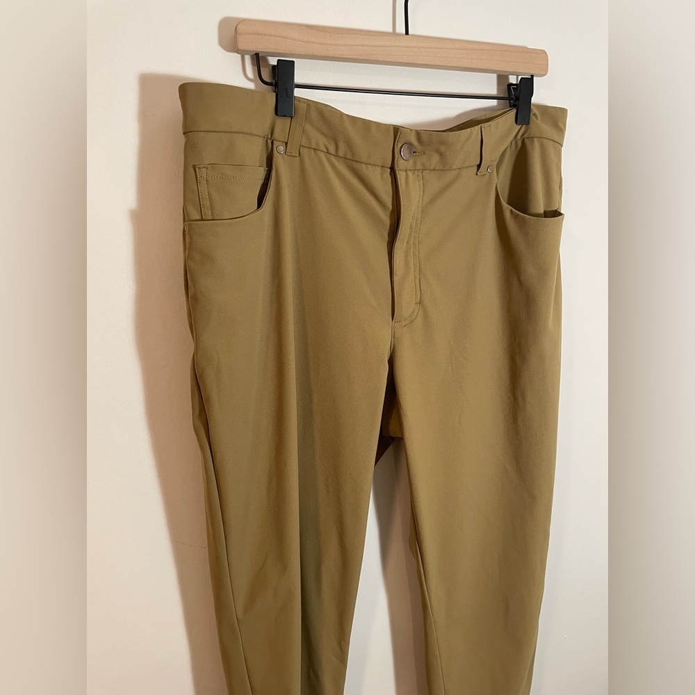 VRST Limitless 4-Way Stretch Athletic Performance Chino Pants Size 38 x 30 Tan - Picture 3 of 7